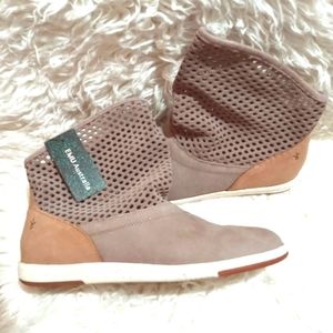 NIB Emu Australia Numeralla Leather Boot size 8...